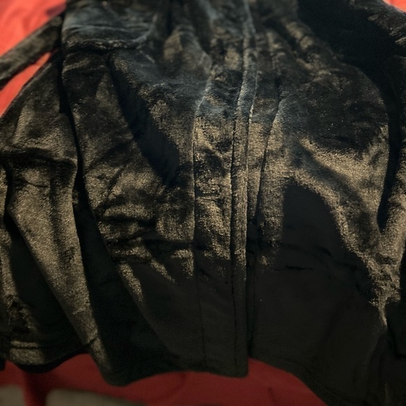 Las Vegas Raiders Silk Touch Robe - Picture 5 of 9